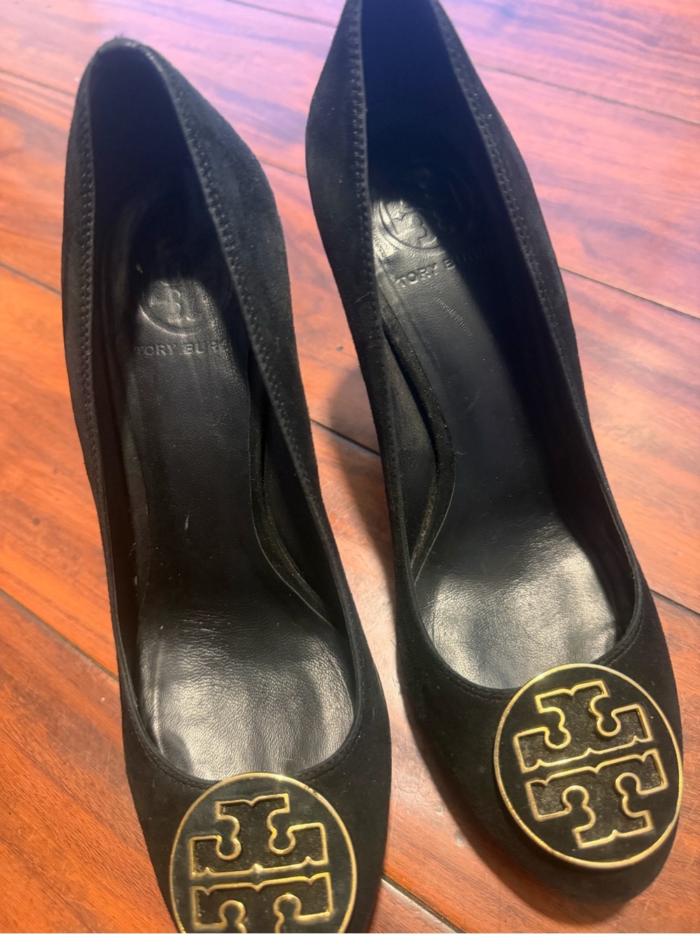 Tory Burch Black Suede Heels with Gold Logo Medallions sizes 8 - Picture 5 of 9